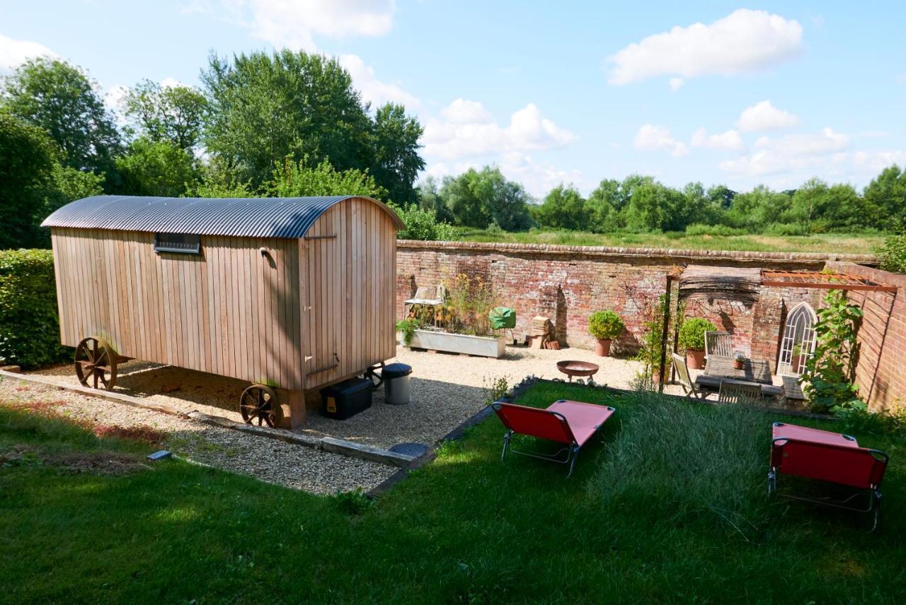Вилла Hut64 Alderbury Экстерьер фото